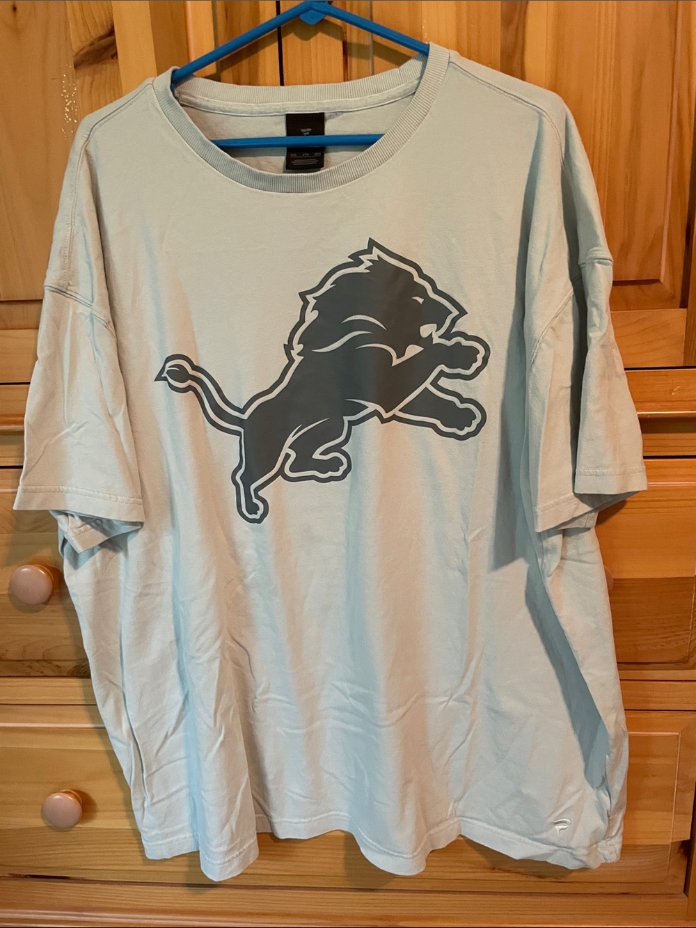 Signature Detroit Lions Men's Light Blue Short-Sleeve Graphic Tee